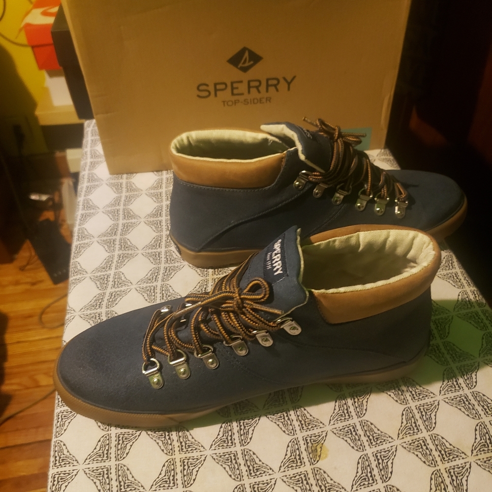 Sperry size 10 boots very good condition